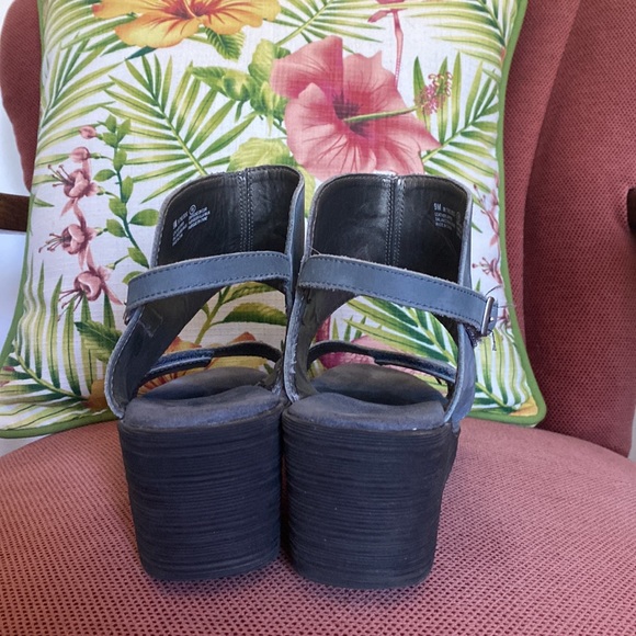 Aerosoles Wedges - Picture 3 of 6